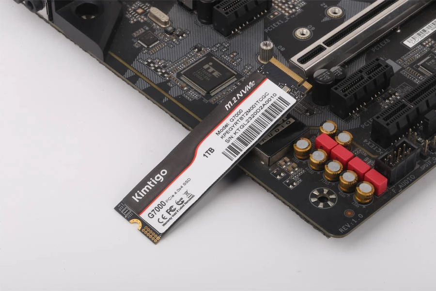 Kimtigo G7000 NVMe PCIe Gen4x4 SSD Display